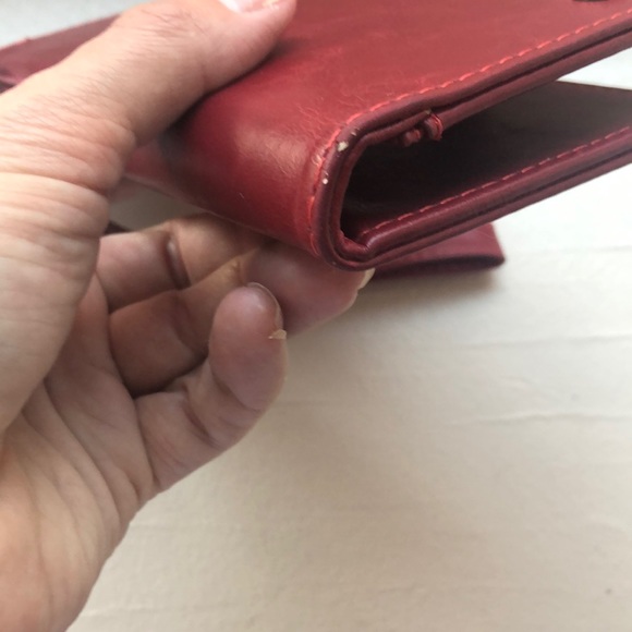 Red leather iPhone 8 Plus wallet case - Picture 7 of 9
